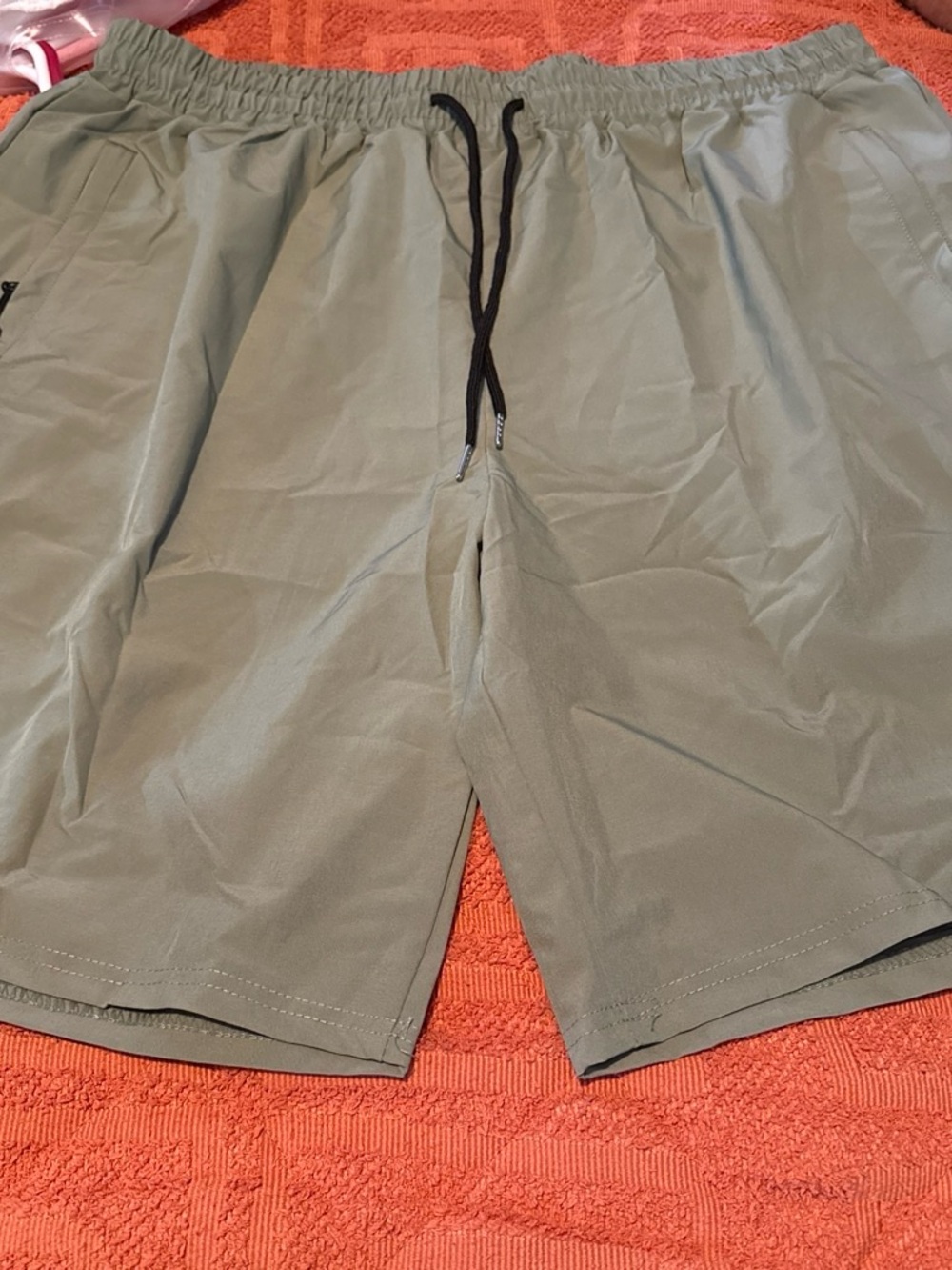 Men's Lightweight Olive Green Drawstring Shorts